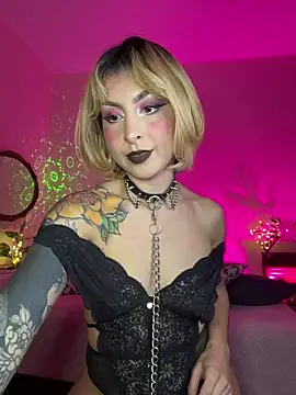 Snapshot of Cinamoonn chatting on 03.10.26 Cinamoonn online show from 03.10.26