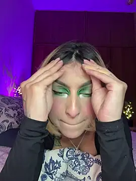 Snapshot of Cinamoonn chatting on 03.11.26 Cinamoonn online show from 03.11.26