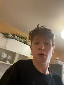 Snapshot of semen_keeper chatting on 02.16.25 semen keeper online show from 02.16.25