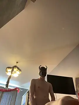 Snapshot of semen_keeper chatting on 03.17.25 semen keeper online show from 03.17.25