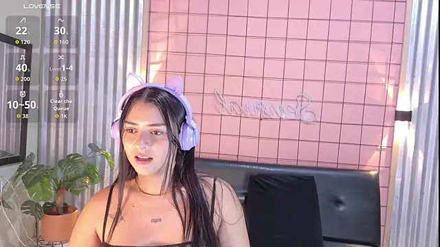 mensia hernandz online show from 12.22.25