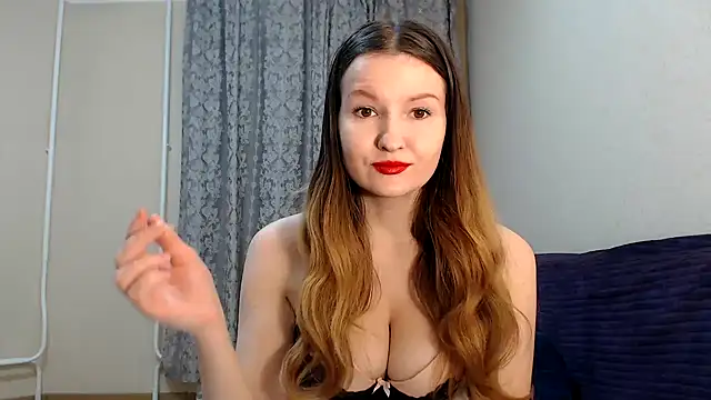 Snapshot of SecretWithJessie chatting on 12.12.24 SecretWithJessie online show from 12.12.24