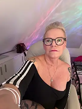 German Milf online show from 11.03.25