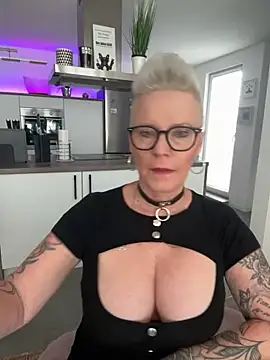 Snapshot of German_Milf chatting on 05.12.26 German Milf online show from 05.12.26