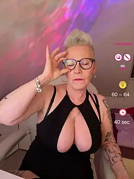 Snapshot of German_Milf chatting on 05.16.26 German Milf online show from 05.16.26