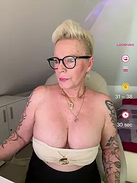 Snapshot of German_Milf chatting on 06.05.26 German Milf online show from 06.05.26