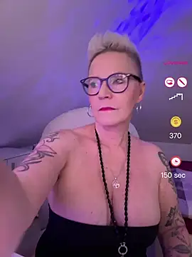 Snapshot of German_Milf chatting on 06.11.26 German Milf online show from 06.11.26
