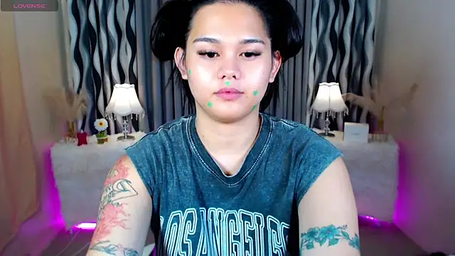 Snapshot of Ella_Fantasiax chatting on 10.05.25 Ella Fantasiax online show from 10.05.25