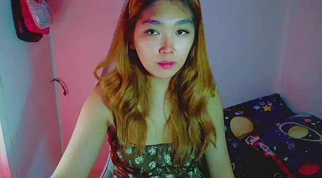 Snapshot of TR4NSCUTI3 chatting on 12.14.24 TR4NSCUTI3 online show from 12.14.24