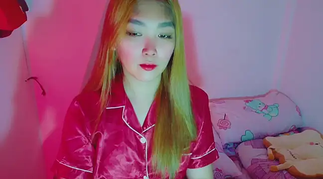 Snapshot of TR4NSCUTI3 chatting on 01.06.25 TR4NSCUTI3 online show from 01.06.25