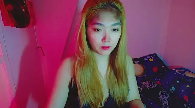 Snapshot of TR4NSCUTI3 chatting on 01.25.25 TR4NSCUTI3 online show from 01.25.25