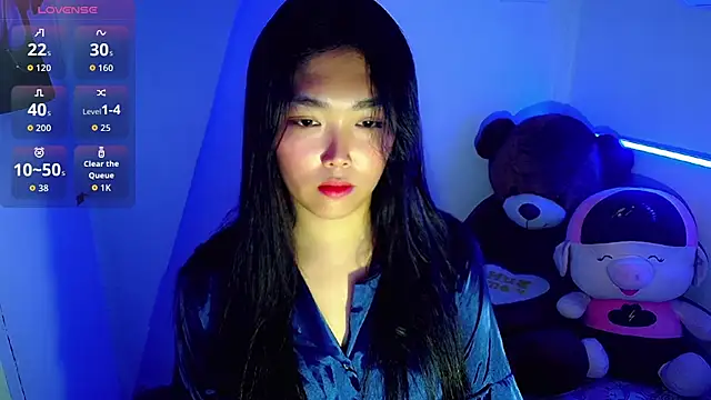 Snapshot of TR4NSCUTI3 chatting on 09.11.25 TR4NSCUTI3 online show from 09.11.25