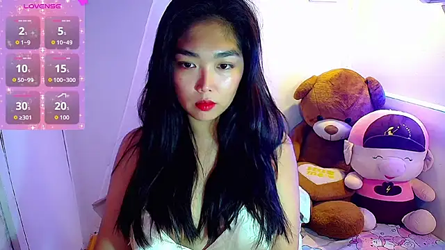 Snapshot of TR4NSCUTI3 chatting on 09.26.25 TR4NSCUTI3 online show from 09.26.25