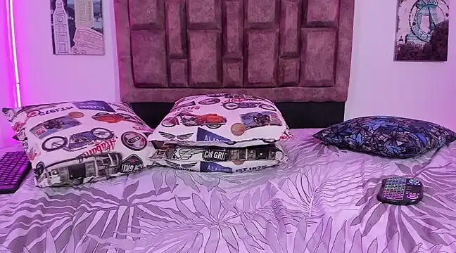 Snapshot of NaughtyAnaa chatting on 01.11.25 NaughtyAnaa online show from 01.11.25