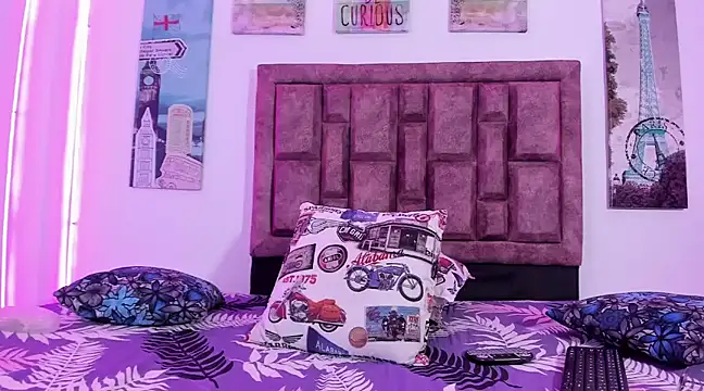 Snapshot of NaughtyAnaa chatting on 01.15.25 NaughtyAnaa online show from 01.15.25