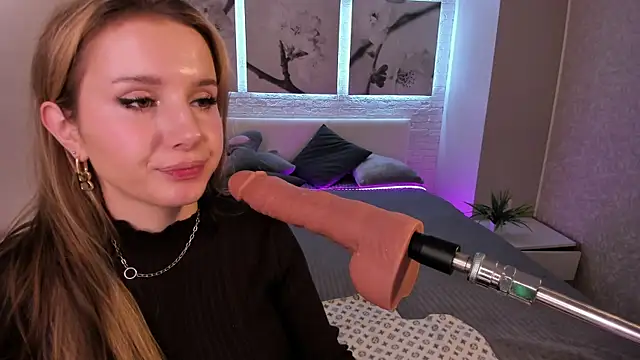 Snapshot of Betty_June chatting on 10.20.25 Betty June online show from 10.20.25