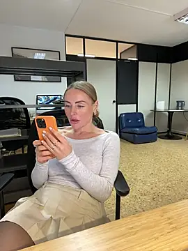 EmaSalis online show from 01.31.25