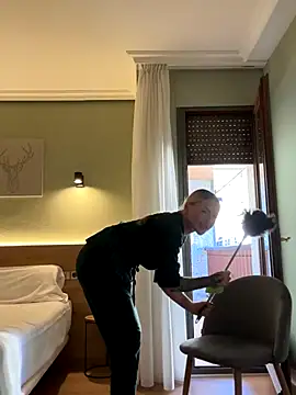 EmaSalis online show from 10.26.25