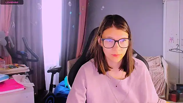 MollyLollipop online show from 05.05.26