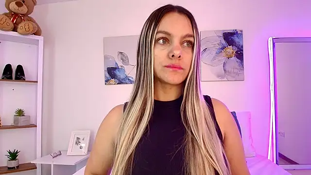 Snapshot of Isabella_Harley chatting on 05.27.26 Isabella Harley online show from 05.27.26