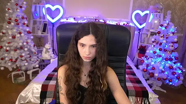 Snapshot of BabyFlowerr chatting on 12.23.24 BabyFlowerr online show from 12.23.24