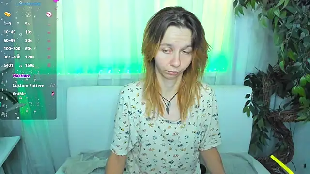 Snapshot of Bell_a_mi_ chatting on 09.23.25 Bell a mi online show from 09.23.25