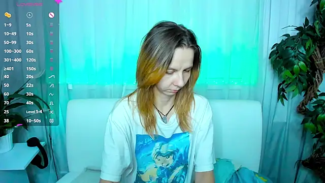 Snapshot of Bell_a_mi_ chatting on 10.18.25 Bell a mi online show from 10.18.25