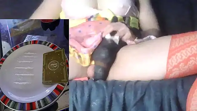 Snapshot of slankecrosdresser chatting on 02.05.25 slankecrosdresser online show from 02.05.25