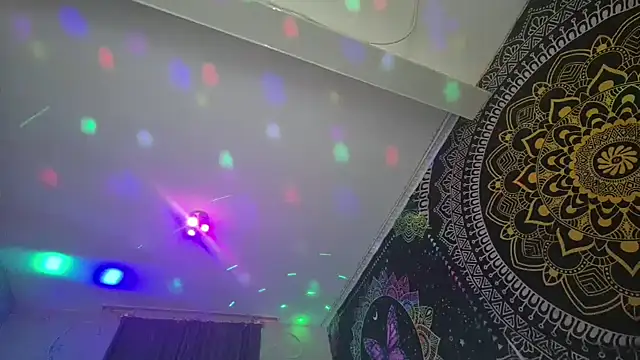 Snapshot of slankecrosdresser chatting on 03.28.26 slankecrosdresser online show from 03.28.26