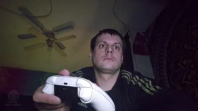 Snapshot of slankecrosdresser chatting on 04.04.26 slankecrosdresser online show from 04.04.26