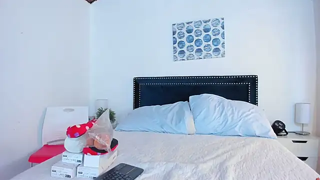 ZulyMichels online show from 02.15.25