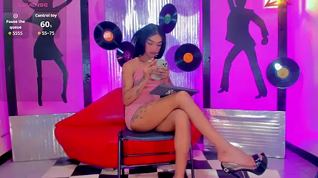 nickyminach  online show from 09.19.25