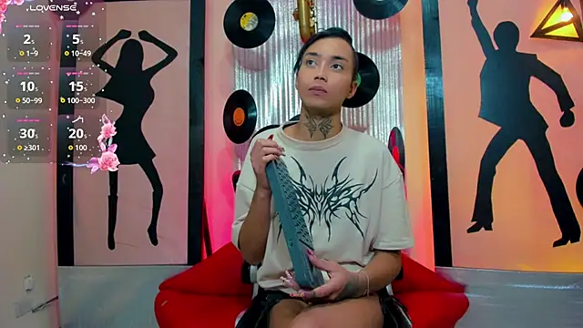 nickyminach  online show from 12.19.25