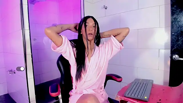 nickyminach  online show from 04.28.26
