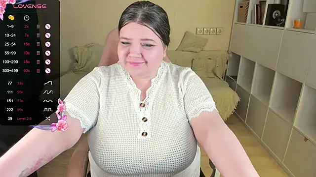 Snapshot of PlumPie chatting on 02.09.26 PlumPie online show from 02.09.26