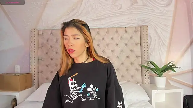 Girl Cherry online show from 01.25.25