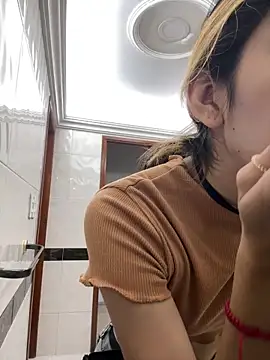 Girl Cherry online show from 03.18.25