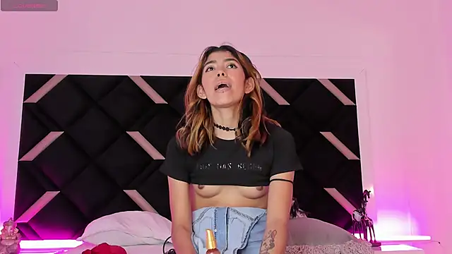 Girl Cherry online show from 03.22.25