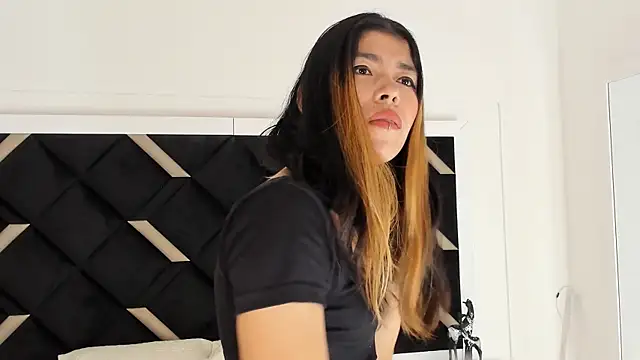 Girl Cherry online show from 09.11.25