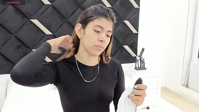 Girl Cherry online show from 09.18.25