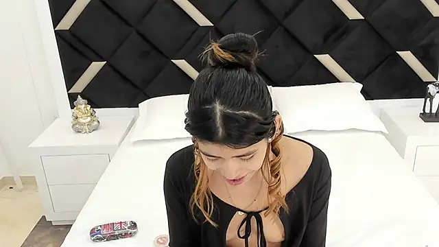 Girl Cherry online show from 09.22.25