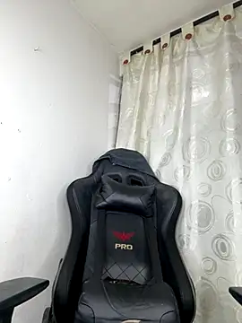 Snapshot of Ortegakim chatting on 11.30.25 Ortegakim online show from 11.30.25