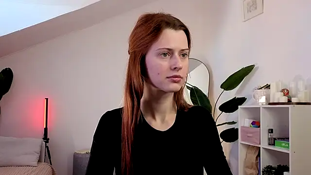 Snapshot of doll_lesli chatting on 09.12.25 doll lesli online show from 09.12.25