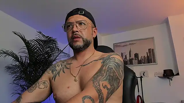 MrFrank tattoo online show from 01.29.25