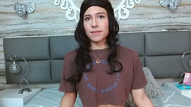 Snapshot of oliver__brown chatting on 01.05.25 oliver brown online show from 01.05.25