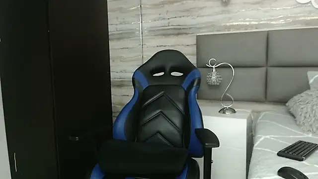 Snapshot of oliver__brown chatting on 01.15.25 oliver brown online show from 01.15.25