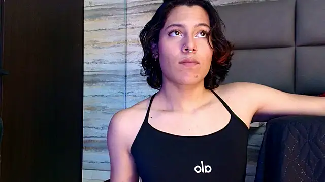 Snapshot of oliver__brown chatting on 01.10.26 oliver brown online show from 01.10.26