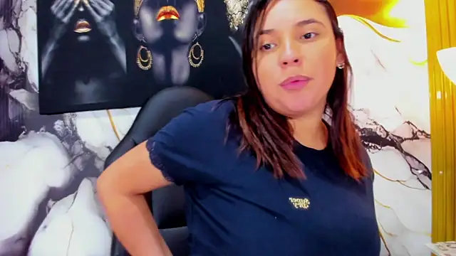 Snapshot of LizzRouse chatting on 03.11.25 LizzRouse online show from 03.11.25