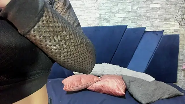 Snapshot of LizzRouse chatting on 03.12.25 LizzRouse online show from 03.12.25