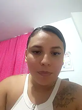 Snapshot of LizzRouse chatting on 09.26.25 LizzRouse online show from 09.26.25